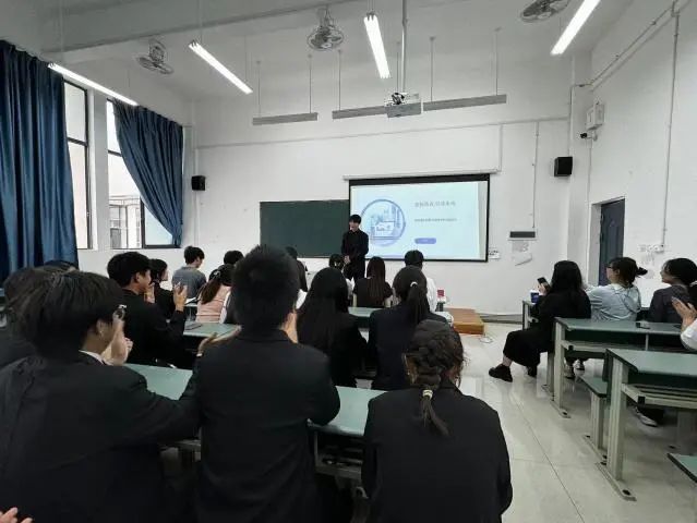 学生会2.jpeg