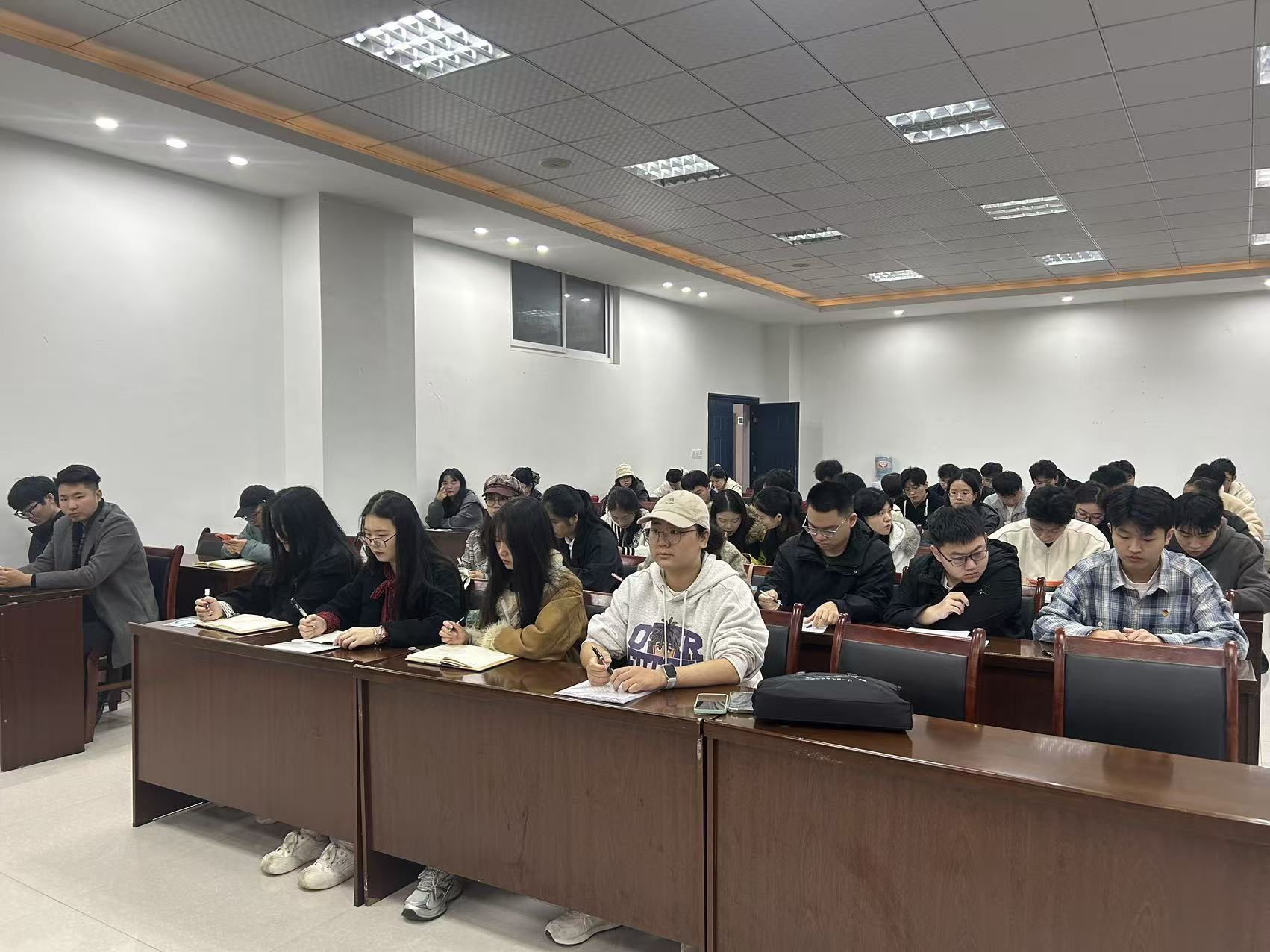 1766028663102038655.jpg 6ffce3a10b0c2aefb5ac5e7f7b816f83.jpg