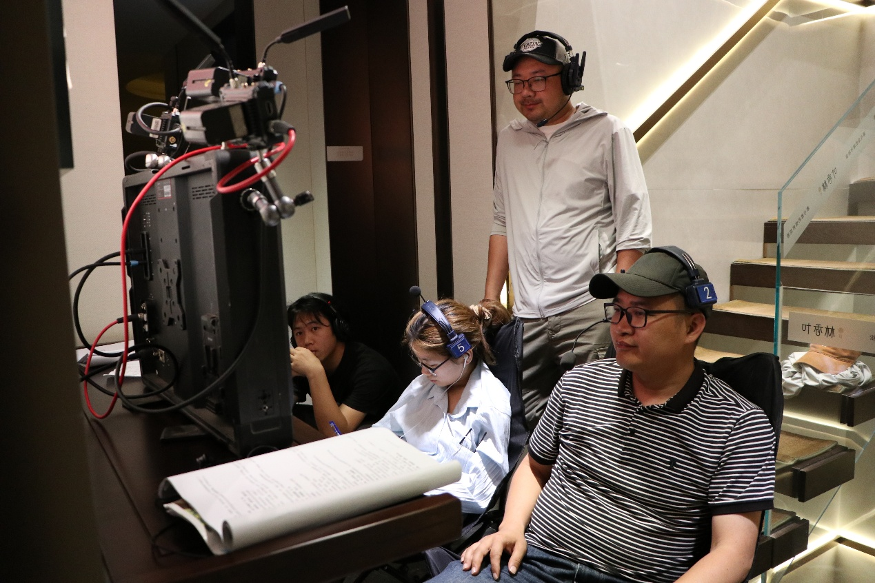 1788251818286043873.png 导演、场记、收音师、摄影指导.png